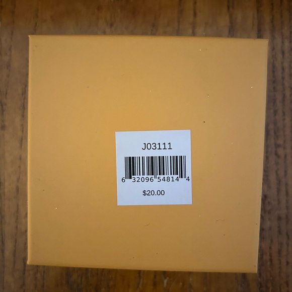 Crystal Kingdom Hummingbird Gold Necklace w/ Genuine Crystal NWT!! - Picture 4 of 7